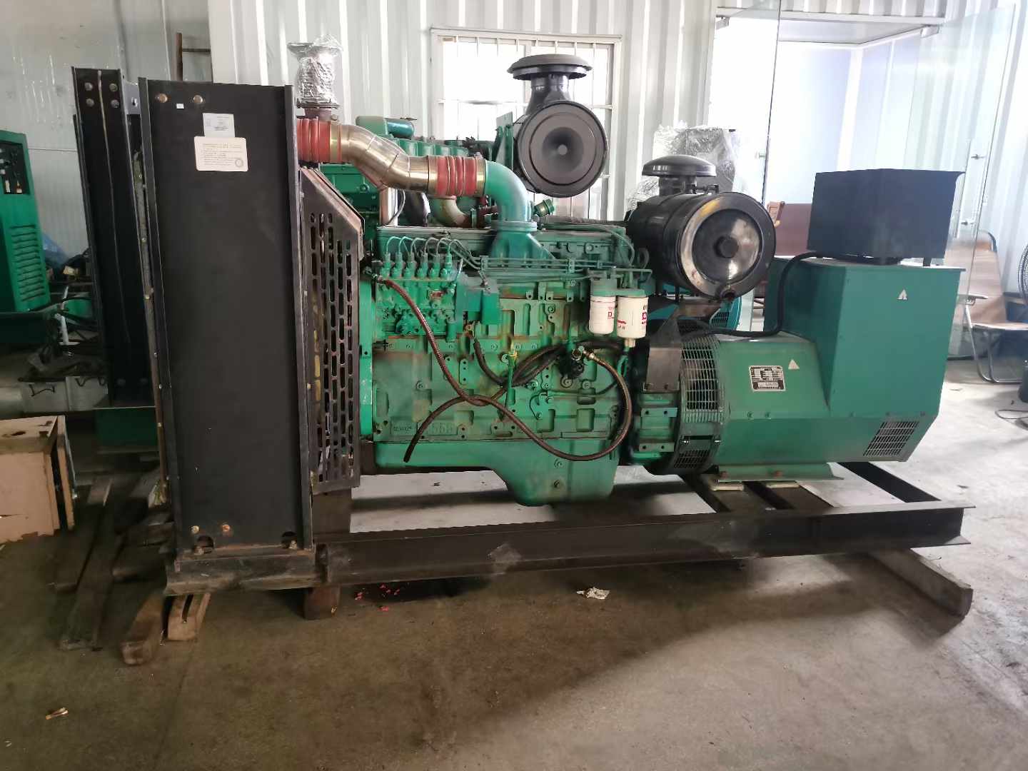 临泽发电机租赁如何确定电缆的承载电流是否在安全范围内？