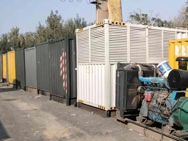 临泽200KW柴油发电机机组每小时油耗是多少？